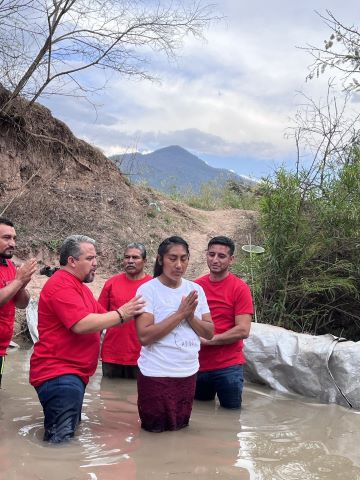 A group of Christians in Oaxaca state recently celebrated baptism to proclaim their faith publicly in spite of ongoing opposition from their community.